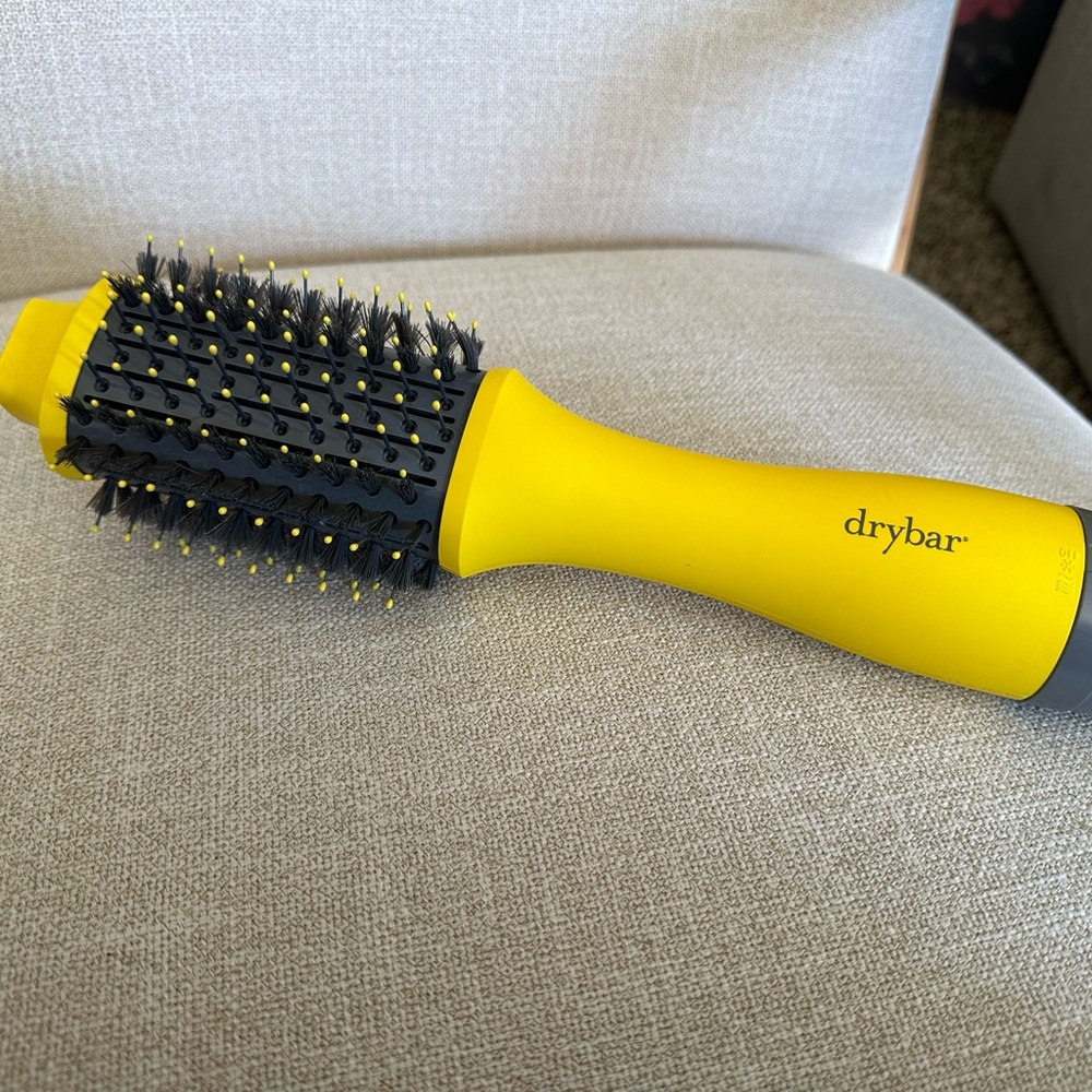 Drybar double shot blow dryer brush